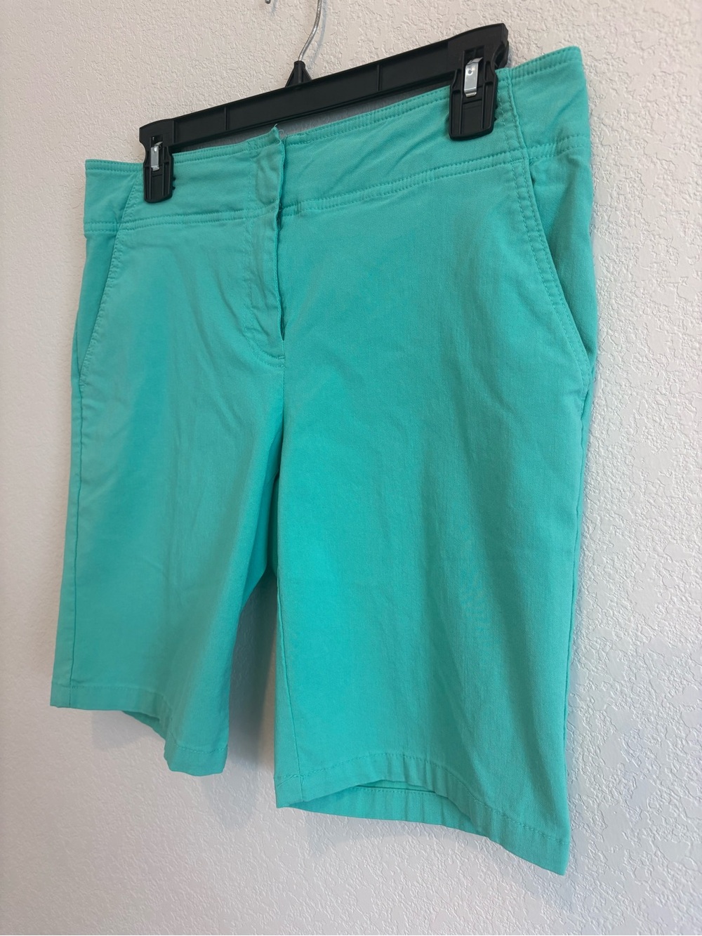 IZOD Golf Aqua Bermuda Shorts Women’s Size 6 Stretch Casual Preppy Resort